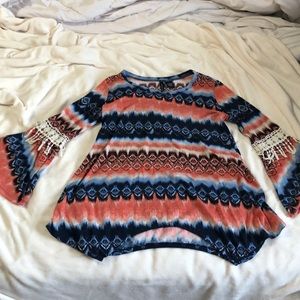 Red and blue Small top